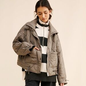 NWOT Avec Les Filles Beige/Gold Quilted Jacket